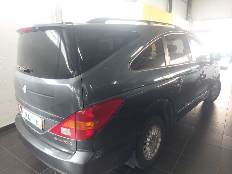 Ssangyong Rodius 270 Xdi Limited — zdjęcie 5
