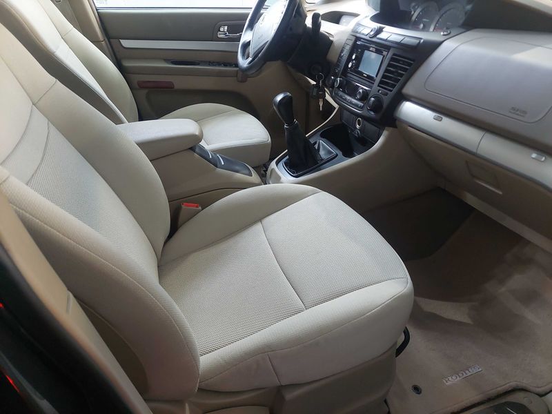 Ssangyong Rodius 270 Xdi Limited — zdjęcie 10