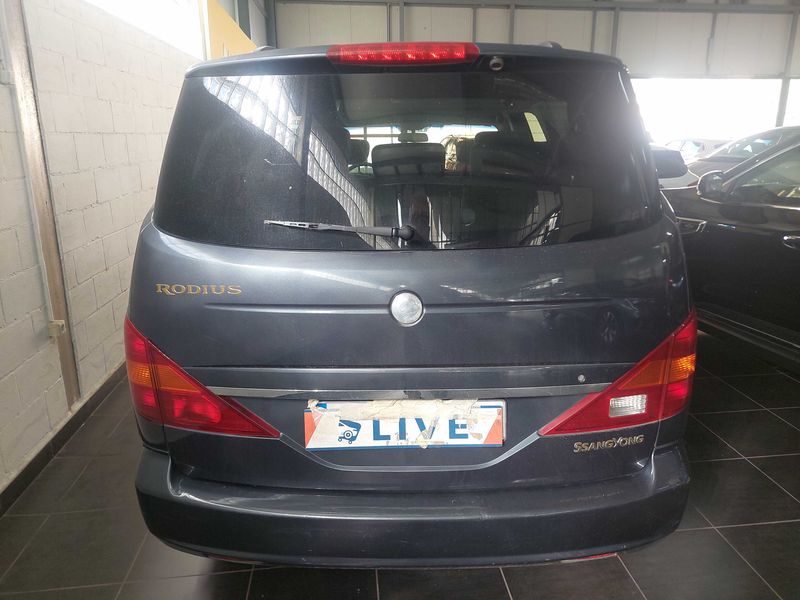 Ssangyong Rodius 270 Xdi Limited — zdjęcie 4