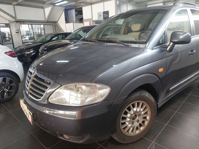 Ssangyong Rodius 270 Xdi Limited — zdjęcie 2