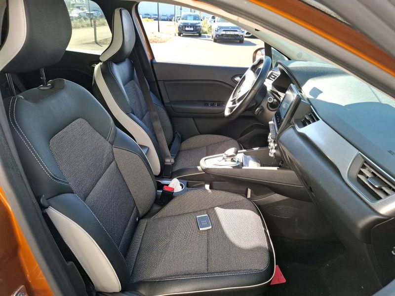 Renault Captur 1.6 Hybrid E-Tech Intens — zdjęcie 6