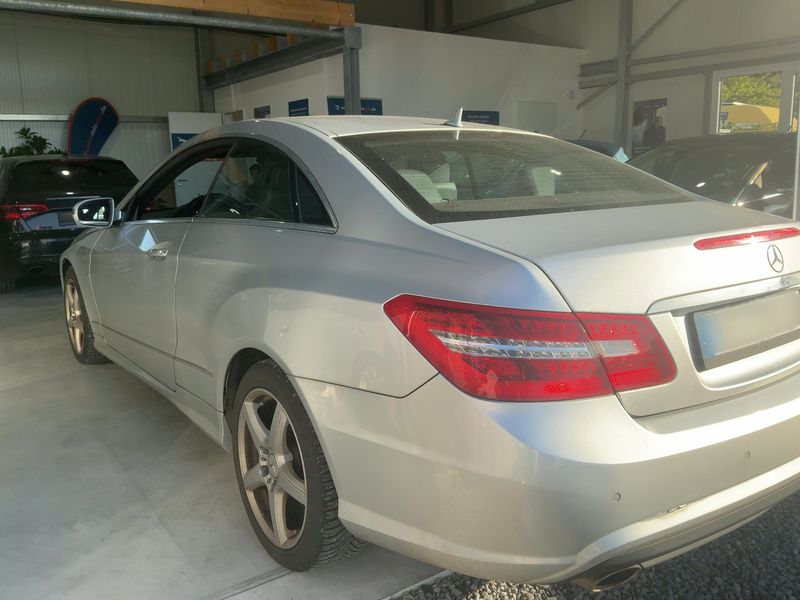 Mercedes-Benz E-Klasse E 350 CGI BlueEfficiency Avantgarde — zdjęcie 3