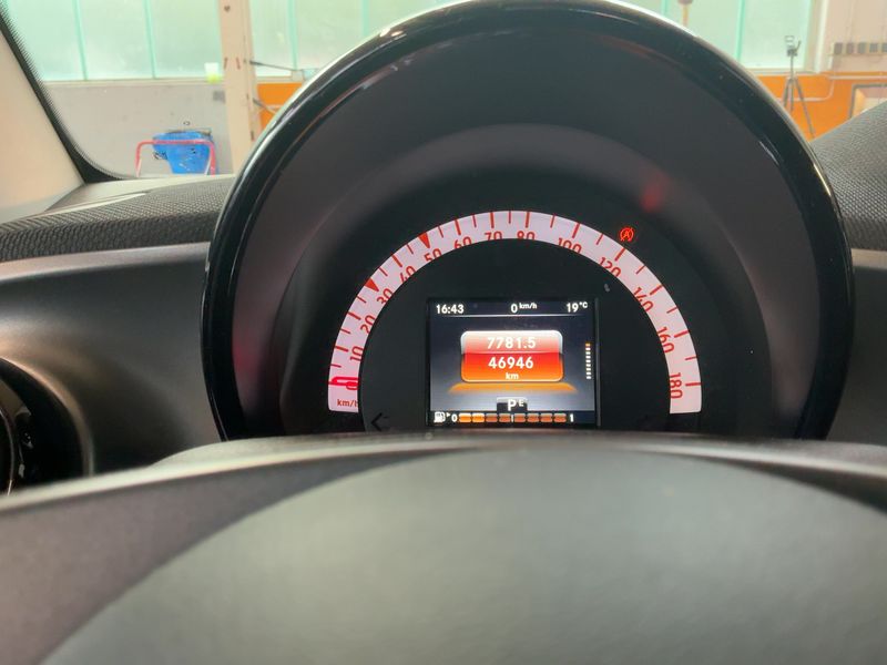 Smart fortwo 1.0 Basis passion — zdjęcie 13