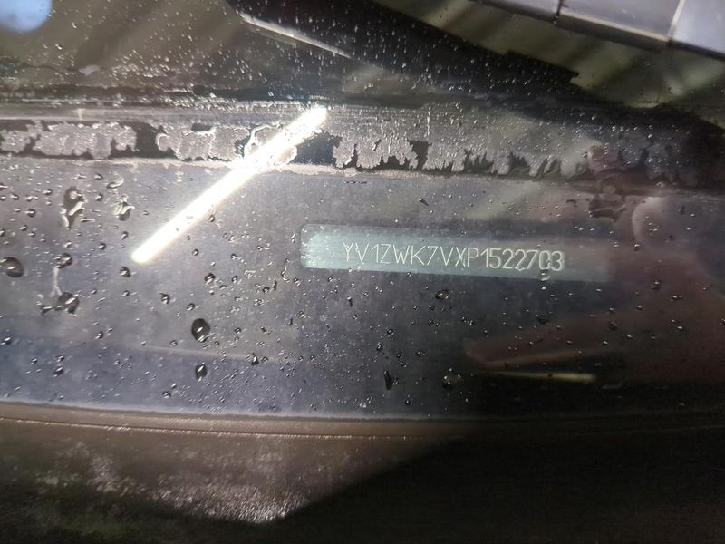 Volvo V60 2.0 B3 Mild-Hybrid Essential — zdjęcie 8