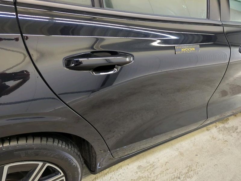 Volvo V60 2.0 B3 Mild-Hybrid Essential — zdjęcie 36