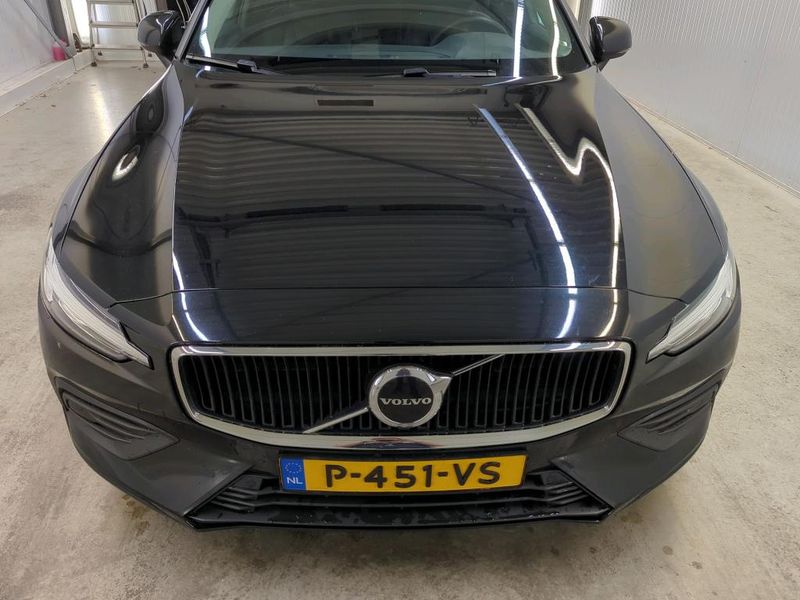 Volvo V60 2.0 B3 Mild-Hybrid Essential — zdjęcie 29