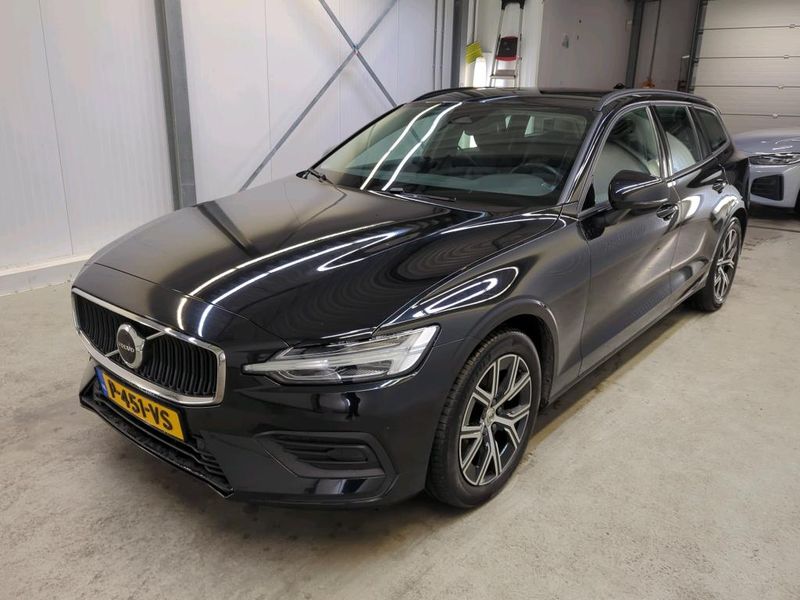 Volvo V60 2.0 B3 Mild-Hybrid Essential — zdjęcie 1