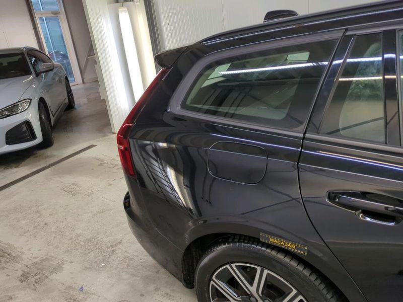 Volvo V60 2.0 B3 Mild-Hybrid Essential — zdjęcie 34