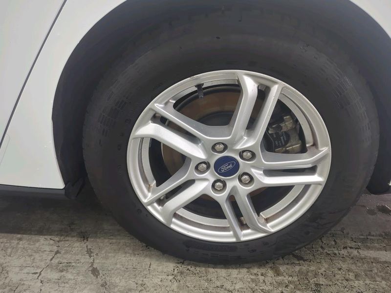 Ford Focus 1.0 EcoBoost Cool&Connect — zdjęcie 14