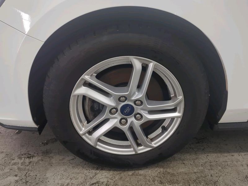 Ford Focus 1.0 EcoBoost Cool&Connect — zdjęcie 12
