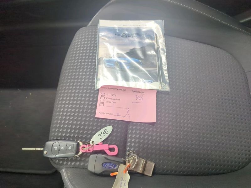 Ford Focus 1.0 EcoBoost Cool&Connect — zdjęcie 9