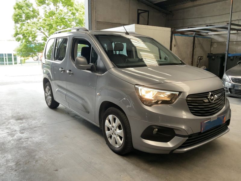 Opel Combo Life 1.2 Turbo Edition — zdjęcie 8
