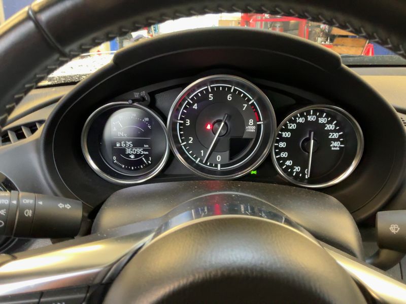 Mazda MX-5 1.5 Skyactiv-G Edition 100 — zdjęcie 13