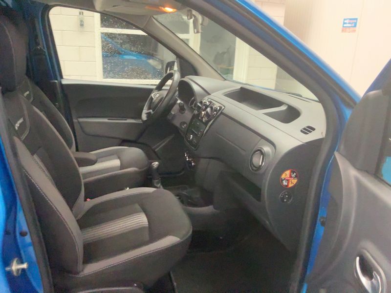 Dacia Dokker 1.2 TCe Stepway Celebration — zdjęcie 11