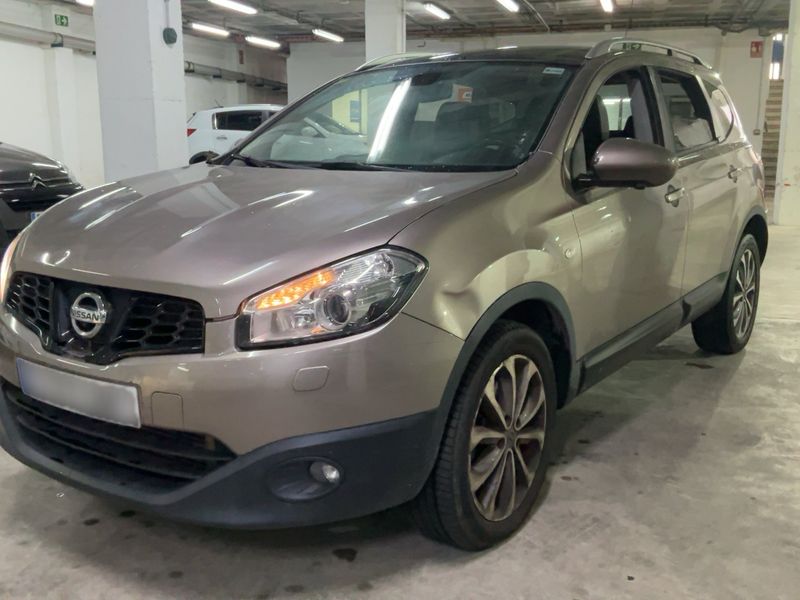 Nissan Qashqai+2 2.0 dCi Tekna 4x4 — zdjęcie 1