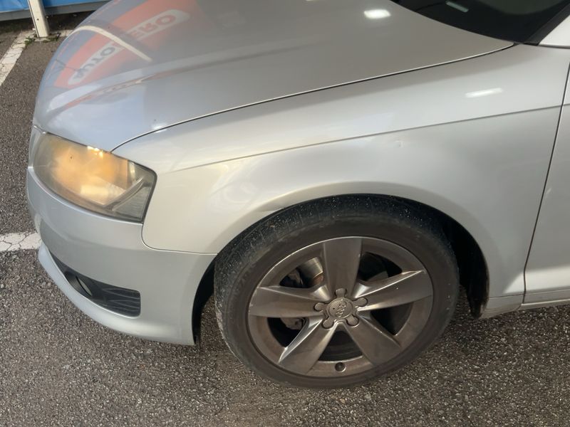 Audi A3 1.8 TFSI Ambition — zdjęcie 2