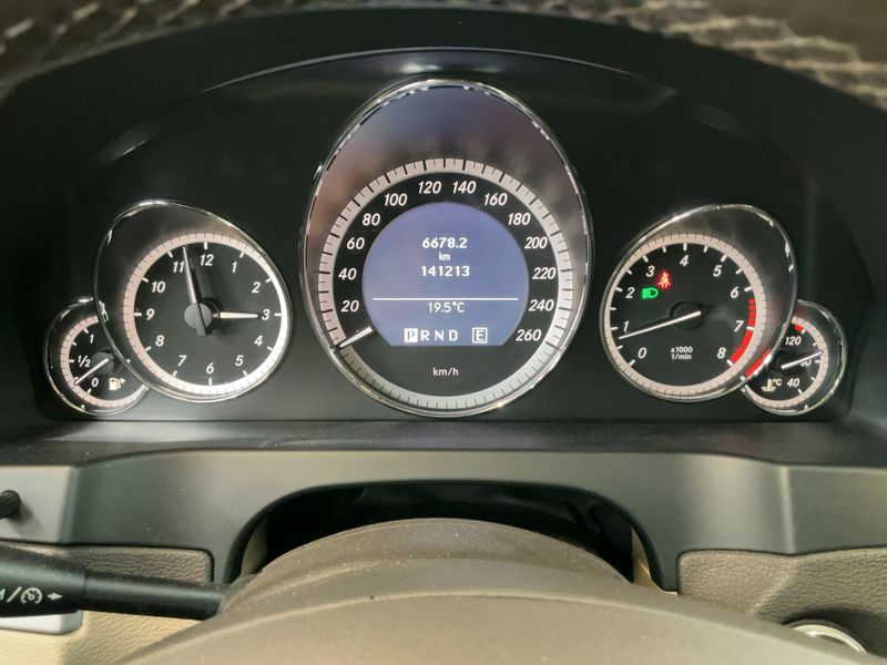 Mercedes-Benz E-Klasse E 250 CGI BlueEfficiency Elegance — zdjęcie 13