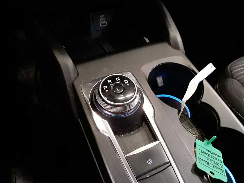 Ford Focus 1.5 TDCi EcoBlue Titanium — zdjęcie 28