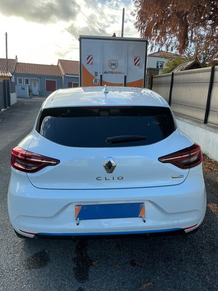 Renault Clio 1.6 Hybrid E-Tech Premiere Edition — zdjęcie 5