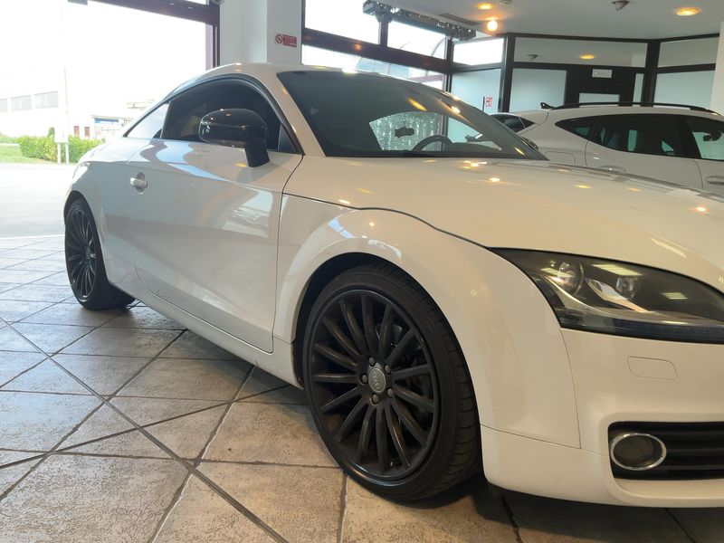 Audi TT 2.0 TDI quattro Coupe — zdjęcie 8