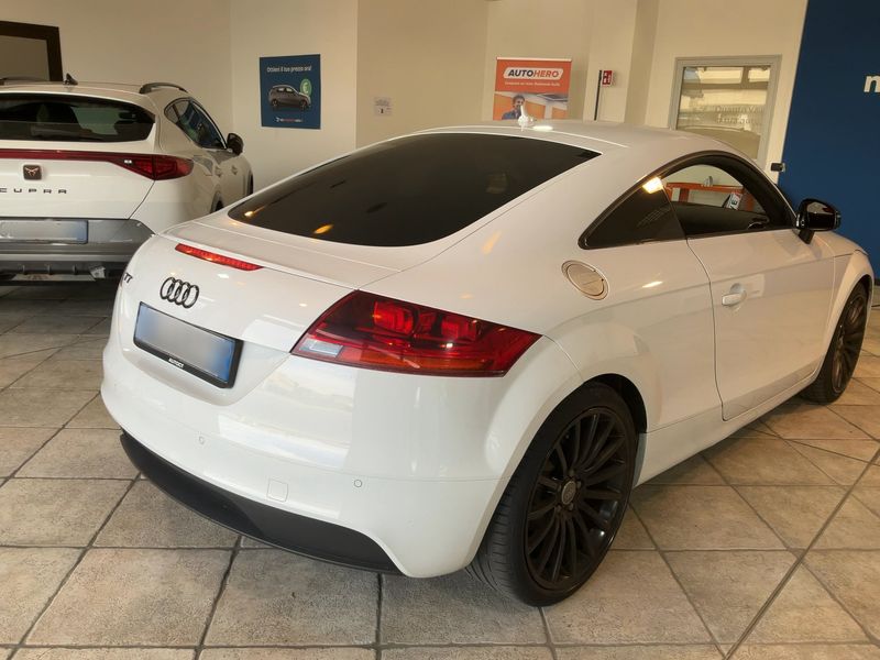 Audi TT 2.0 TDI quattro Coupe — zdjęcie 6