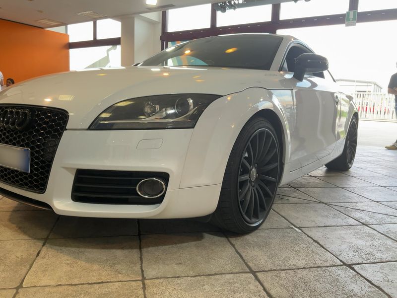 Audi TT 2.0 TDI quattro Coupe — zdjęcie 2