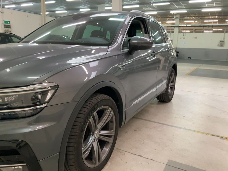 Volkswagen Tiguan 2.0 TDI Sport 4Motion BlueMotion Tech — zdjęcie 2