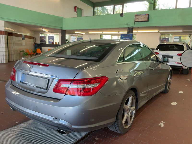 Mercedes-Benz E-Klasse E 350 CDI BlueEfficiency Avantgarde — zdjęcie 6