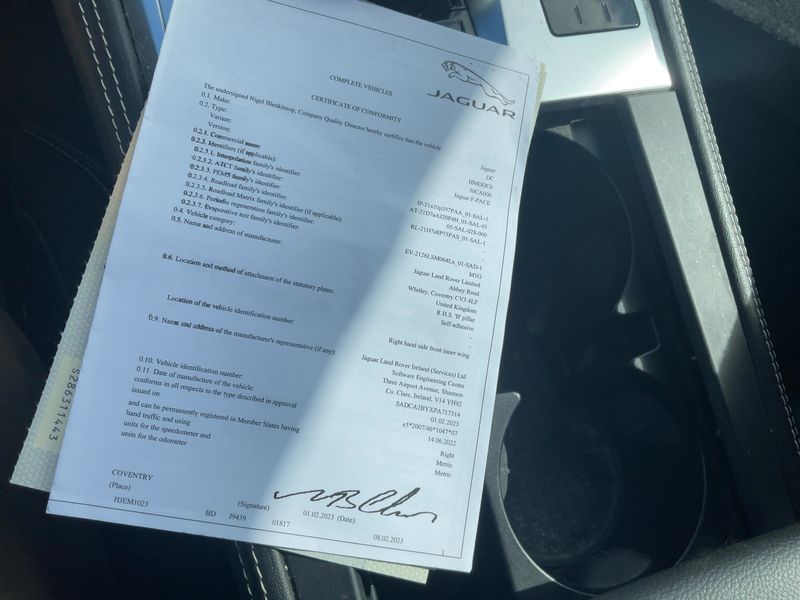 Jaguar F-Pace P400 Mild-Hybrid R-Dynamic Black AWD — zdjęcie 16