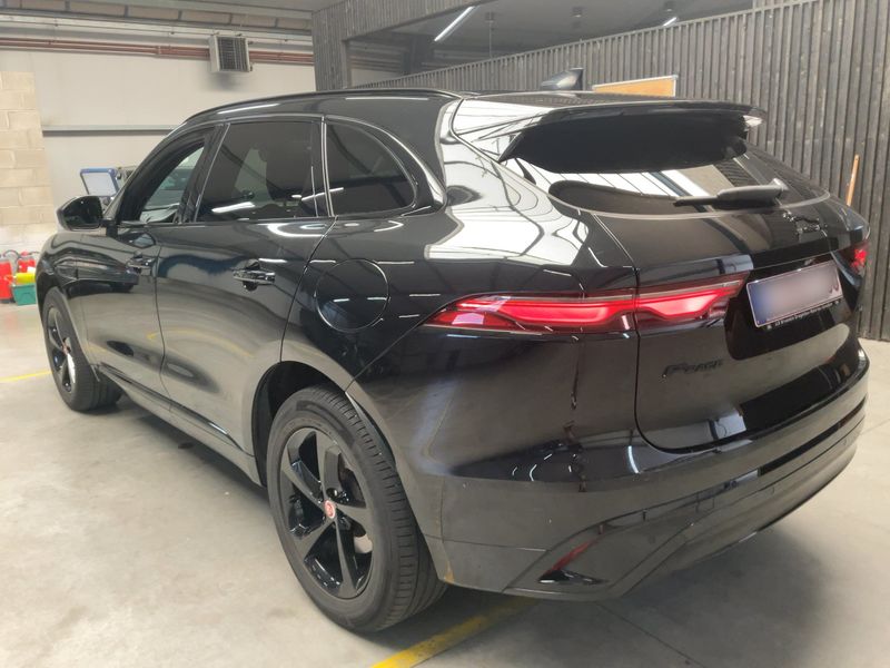 Jaguar F-Pace P400 Mild-Hybrid R-Dynamic Black AWD — zdjęcie 3