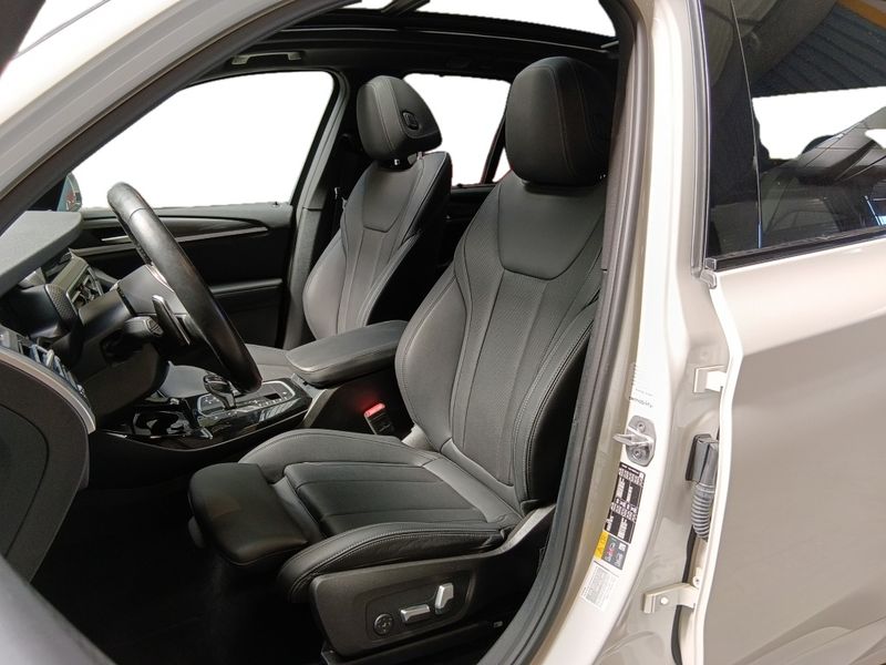 BMW X3 xDrive 30e M Sport — zdjęcie 10