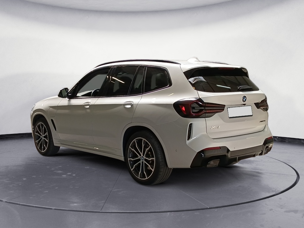 BMW X3 xDrive 30e M Sport — zdjęcie 3