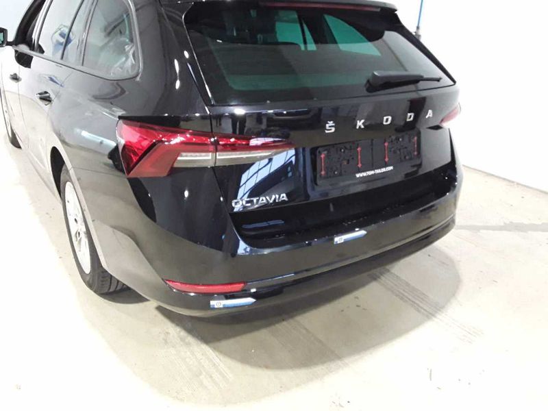 Skoda Octavia 2.0 TDI Ambition — zdjęcie 31