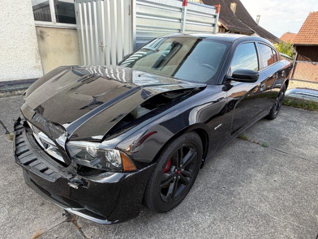 Dodge USA Charger 5.7 V8 HEMI R/T — zdjęcie 2