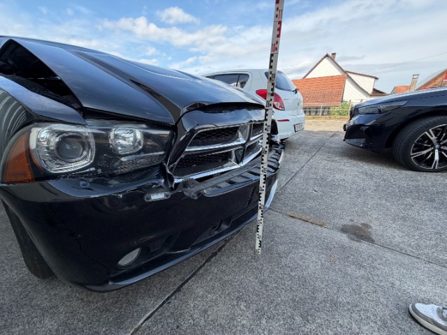 Dodge USA Charger 5.7 V8 HEMI R/T — zdjęcie 11
