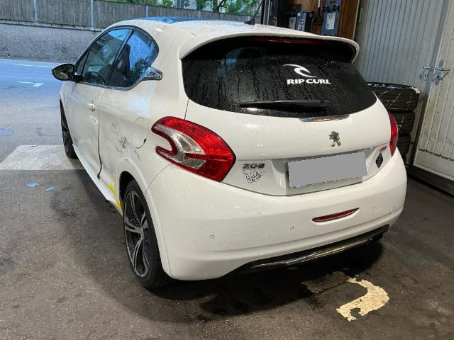 Peugeot 208 1.6 Turbo GTi — zdjęcie 1