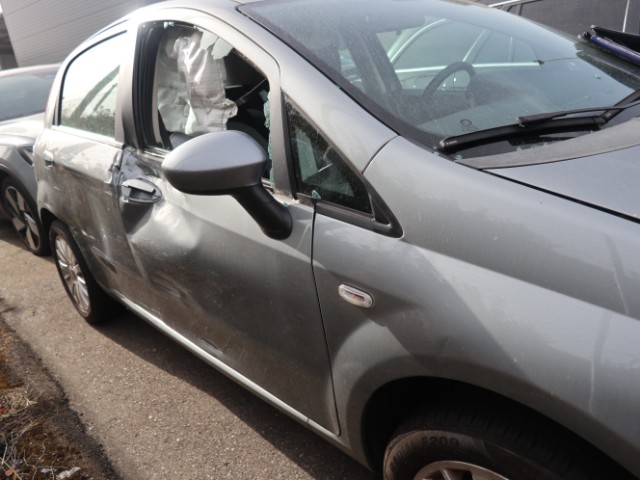 Fiat Grande Punto 1.4 8V 77 Genius — zdjęcie 8