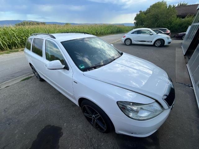 Skoda Octavia Combi 1.4 TSI Ambition — zdjęcie 4