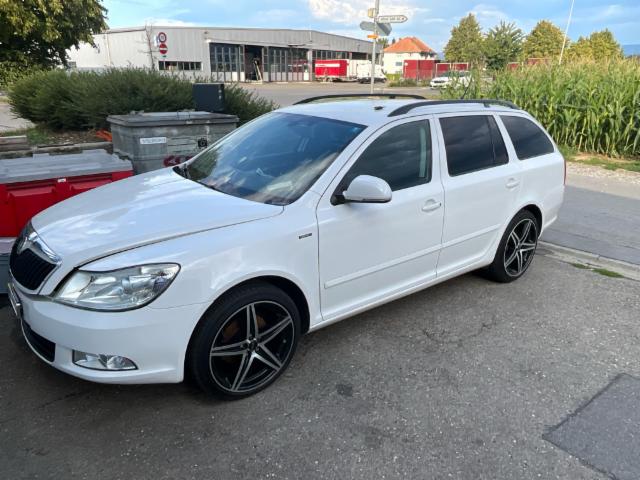 Skoda Octavia Combi 1.4 TSI Ambition — zdjęcie 5