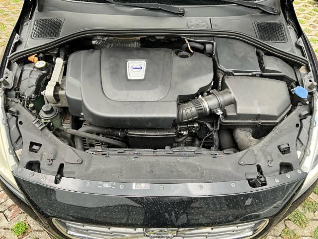 Volvo V60 2.0 D3 Momentum — zdjęcie 14