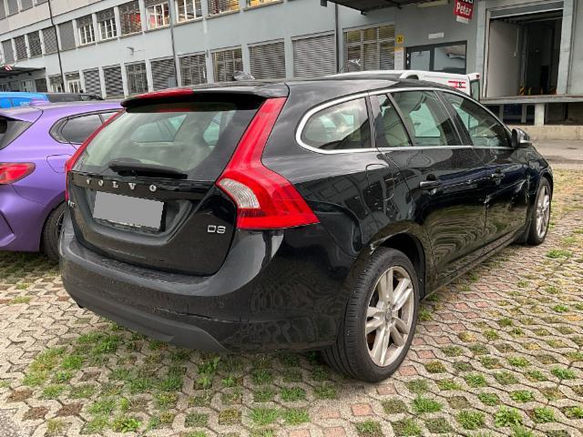 Volvo V60 2.0 D3 Momentum — zdjęcie 9