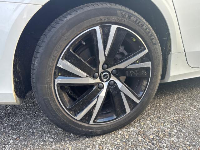 Volvo V90 2.0 B5 R-Design AWD — zdjęcie 14
