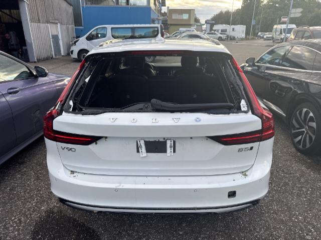 Volvo V90 2.0 B5 R-Design AWD — zdjęcie 9