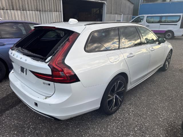 Volvo V90 2.0 B5 R-Design AWD — zdjęcie 10