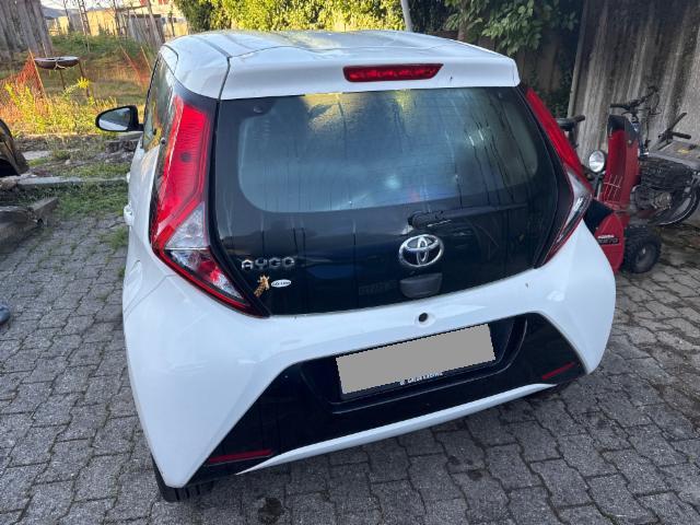 Toyota Aygo 1.0 — zdjęcie 8