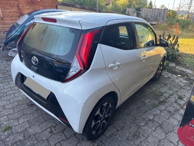 Toyota Aygo 1.0 — zdjęcie 9