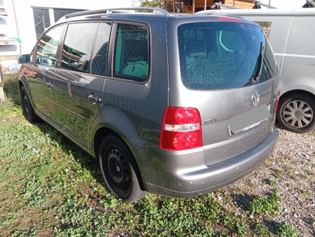 VW Touran 2.0 FSI Highline
