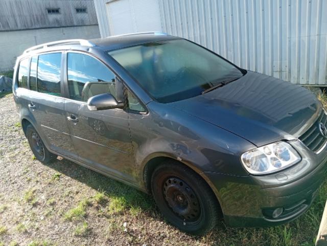 VW Touran 2.0 FSI Highline — zdjęcie 17