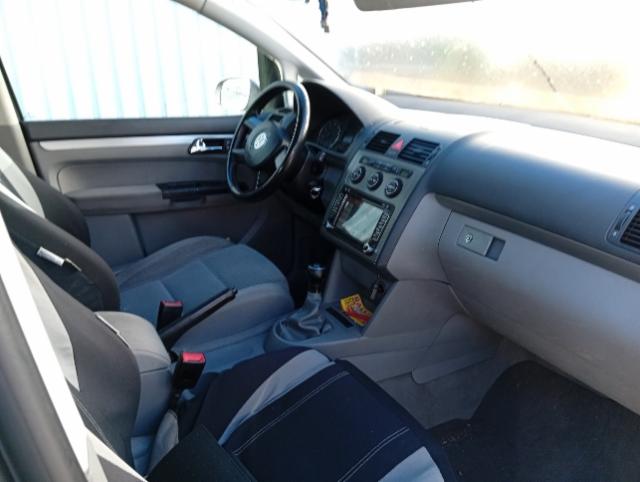 VW Touran 2.0 FSI Highline — zdjęcie 22