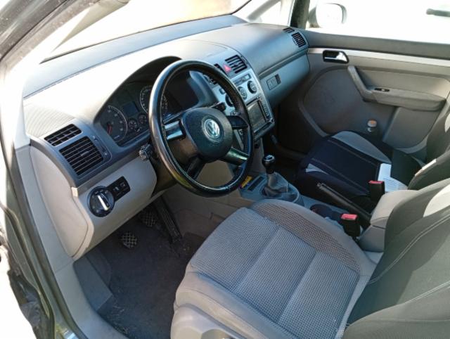 VW Touran 2.0 FSI Highline — zdjęcie 9